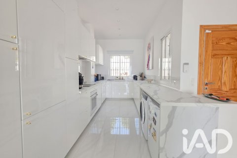 Kamienica w Rincon de la Victoria, Malaga, Hiszpania 4 sypialnie, 240 mkw. nr 193503 – zdjęcie 8