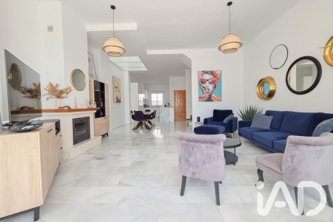 Kamienica w Rincon de la Victoria, Malaga, Hiszpania 4 sypialnie, 240 mkw. nr 193503 – zdjęcie 3