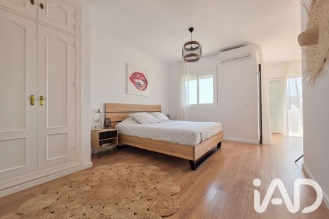Kamienica w Rincon de la Victoria, Malaga, Hiszpania 4 sypialnie, 240 mkw. nr 193503 – zdjęcie 18