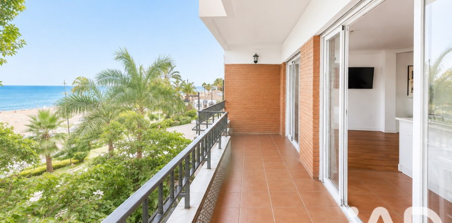 Appartamento a Estepona, Malaga, Spagna 3 camere da letto, 167 mq. N° 193505