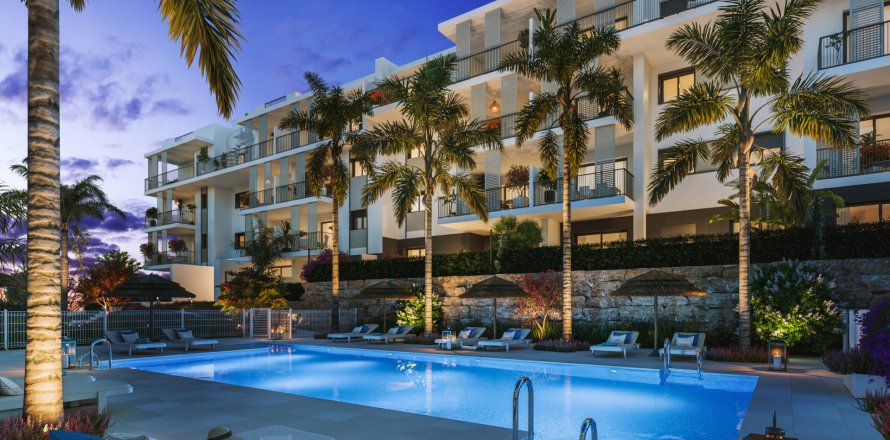 Appartamento a Estepona, Malaga, Spagna 3 camere da letto, 121 mq. N° 136005