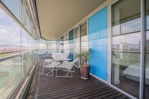 Apartamento en venta en Barcelona, España 3 dormitorios, 100 m2 No. 177353 - foto 2