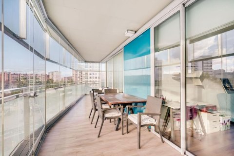 Apartamento en venta en Barcelona, España 3 dormitorios, 100 m2 No. 177354 - foto 6