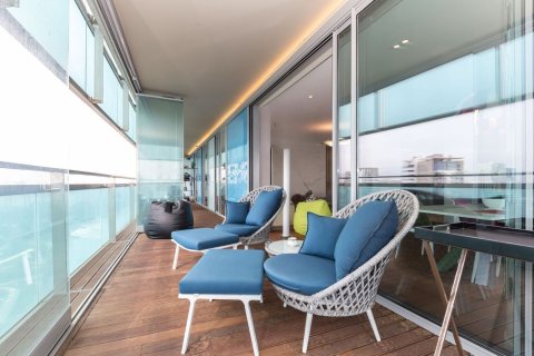 Apartment for sale in Barcelona, Spain 1 bedroom, 133 sq.m. No. 177352 - photo 3
