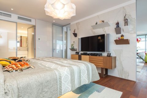 Apartment for sale in Barcelona, Spain 1 bedroom, 133 sq.m. No. 177352 - photo 21