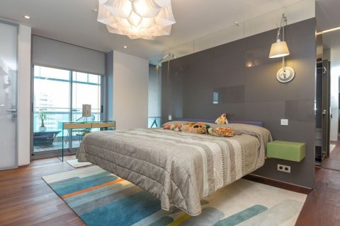 Apartment for sale in Barcelona, Spain 1 bedroom, 133 sq.m. No. 177352 - photo 19