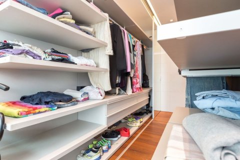 Apartment for sale in Barcelona, Spain 1 bedroom, 133 sq.m. No. 177352 - photo 25