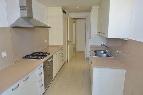 Apartment for sale in Barcelona, Spain 4 bedrooms, 141 sq.m. No. 177355 - photo 6