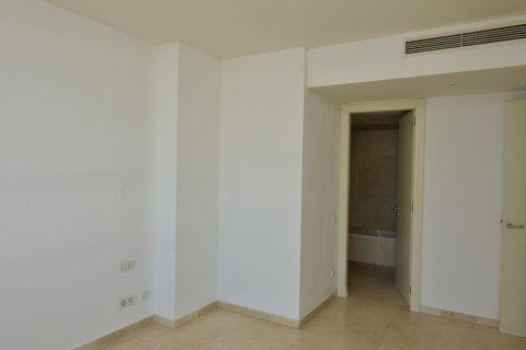 Apartment for sale in Barcelona, Spain 4 bedrooms, 141 sq.m. No. 177355 - photo 14