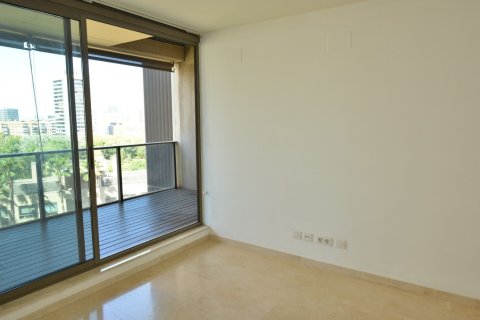 Apartment for sale in Barcelona, Spain 4 bedrooms, 141 sq.m. No. 177355 - photo 4