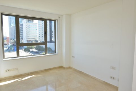Apartment for sale in Barcelona, Spain 4 bedrooms, 141 sq.m. No. 177355 - photo 11