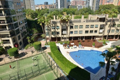 Apartment for sale in Barcelona, Spain 4 bedrooms, 141 sq.m. No. 177355 - photo 29