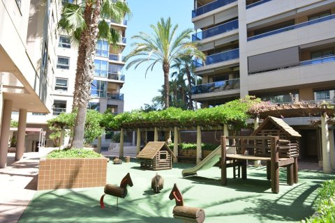 Apartment for sale in Barcelona, Spain 4 bedrooms, 141 sq.m. No. 177355 - photo 27