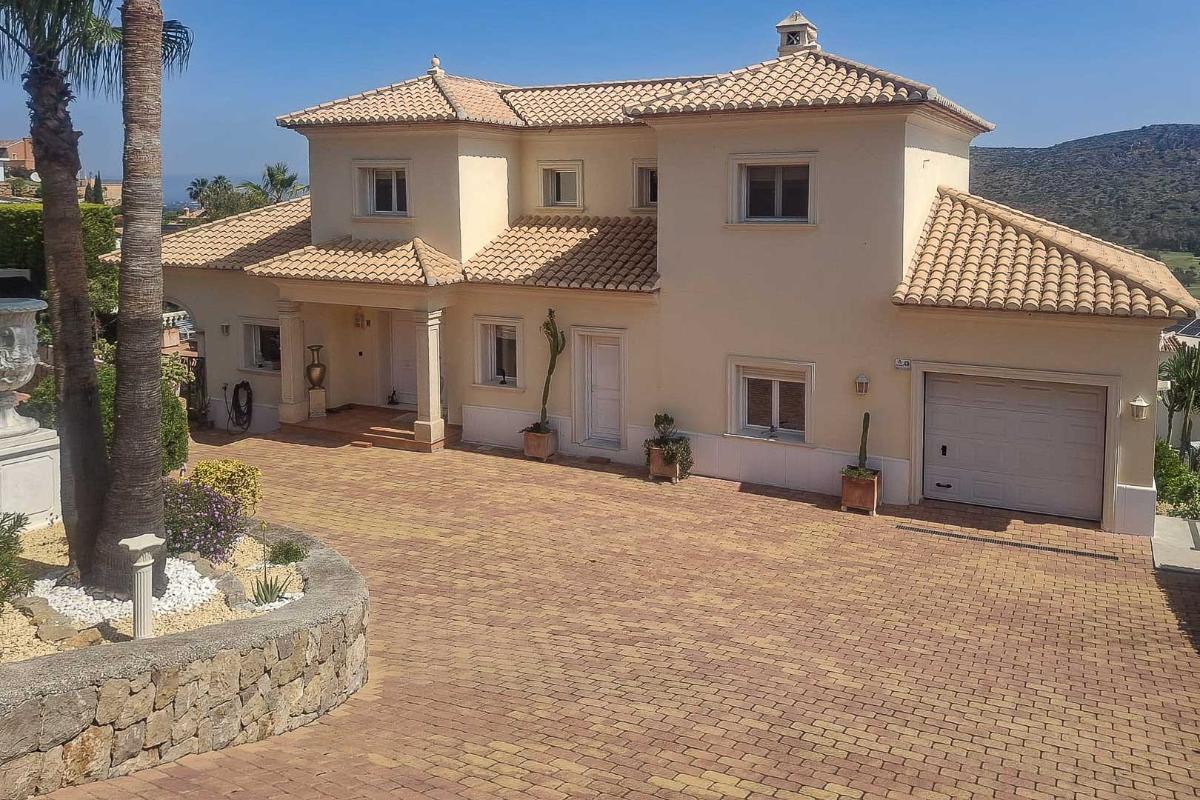 Villa in Pedreguer, Alicante, Spain 6 bedrooms, 444 sq.m. No. 148941
