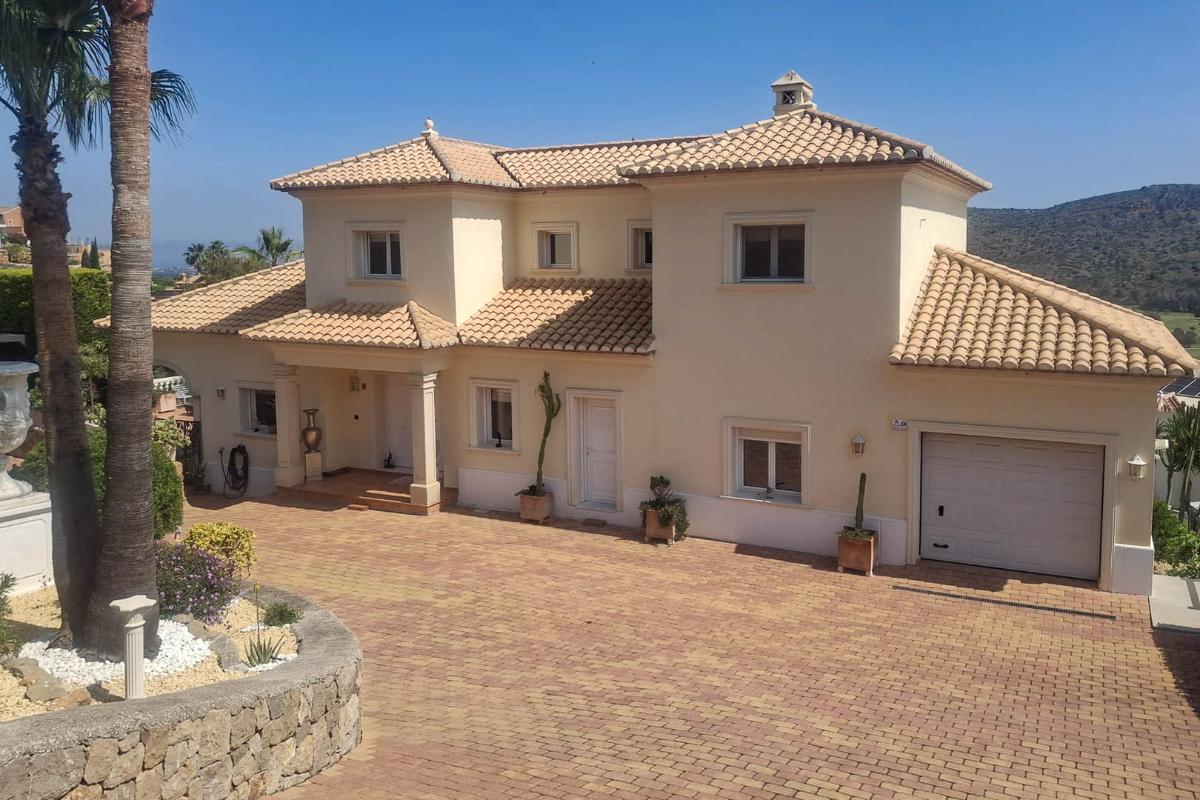 Villa in Pedreguer, Alicante, Spain 6 bedrooms, 444 sq.m. No. 148941