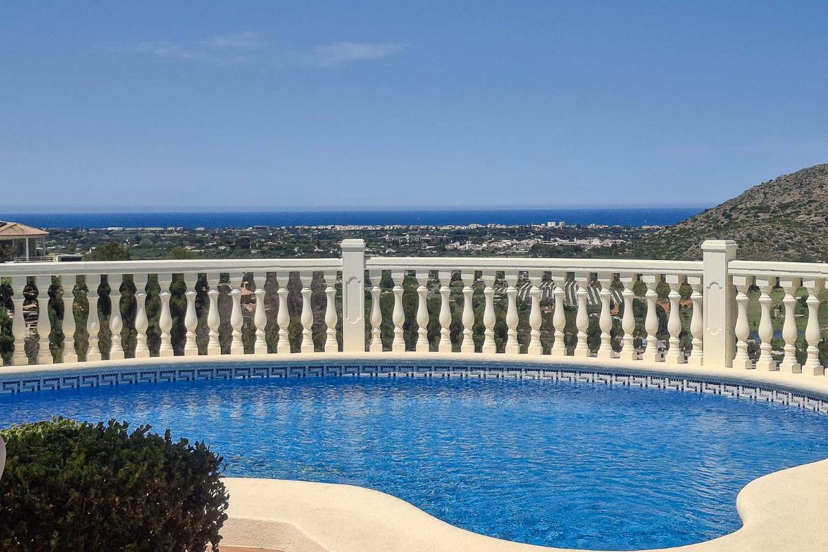 Villa in Pedreguer, Alicante, Spain 6 bedrooms, 444 sq.m. No. 148941