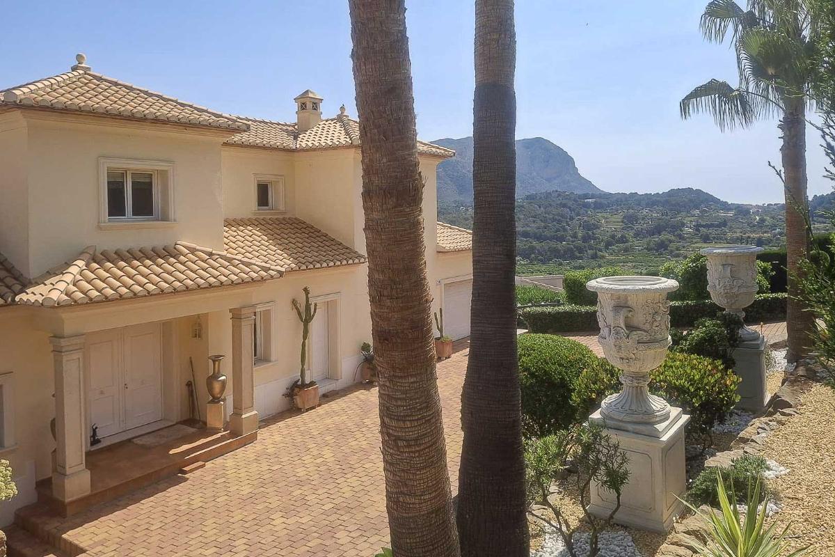 Villa in Pedreguer, Alicante, Spain 6 bedrooms, 444 sq.m. No. 148941