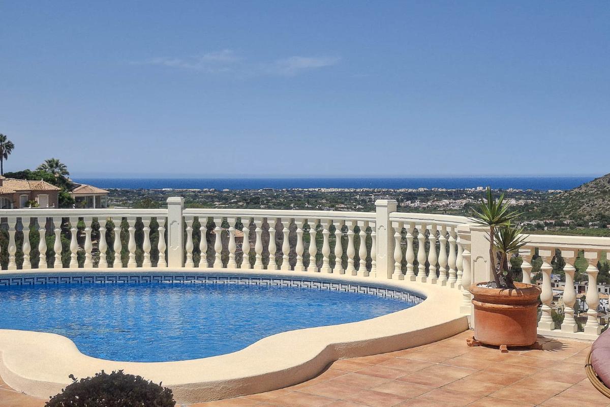 Villa in Pedreguer, Alicante, Spain 6 bedrooms, 444 sq.m. No. 148941