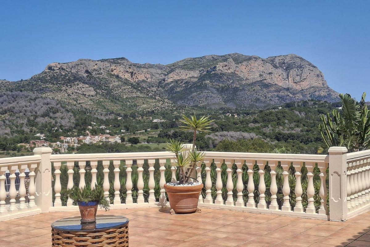 Villa in Pedreguer, Alicante, Spain 6 bedrooms, 444 sq.m. No. 148941