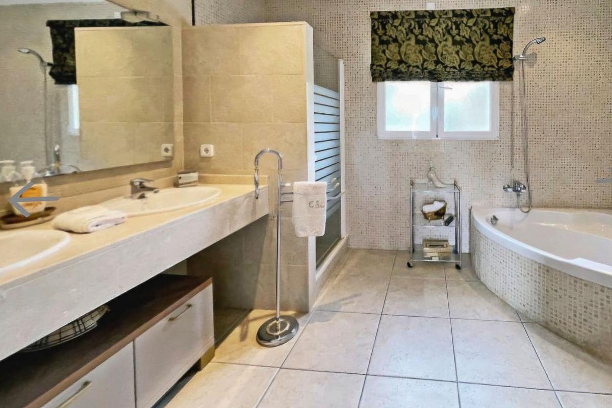 Villa in Pedreguer, Alicante, Spain 6 bedrooms, 444 sq.m. No. 148941