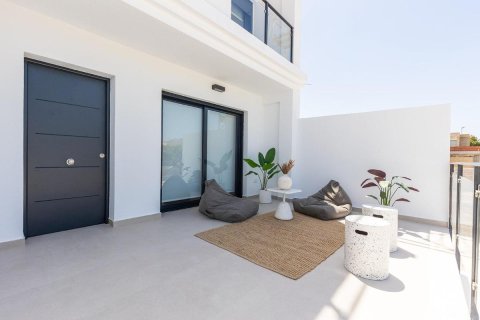 House for sale in Rafal, Alicante, Spain 4 bedrooms, 207 sq.m. No. 148938 - photo 3