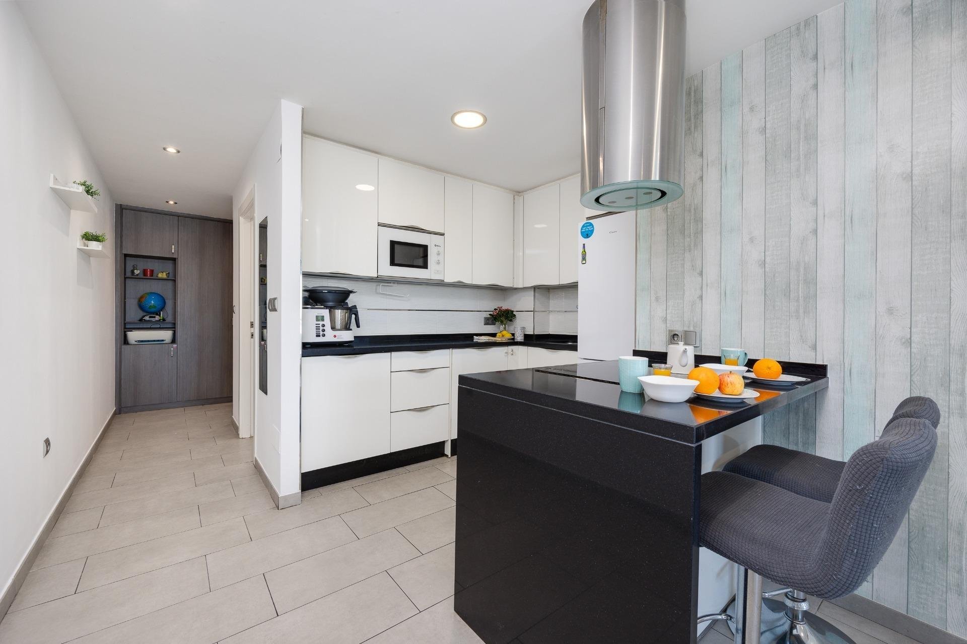 Apartment in Torrevieja, Alicante, Spain 2 bedrooms, 64 sq.m. No. 184267