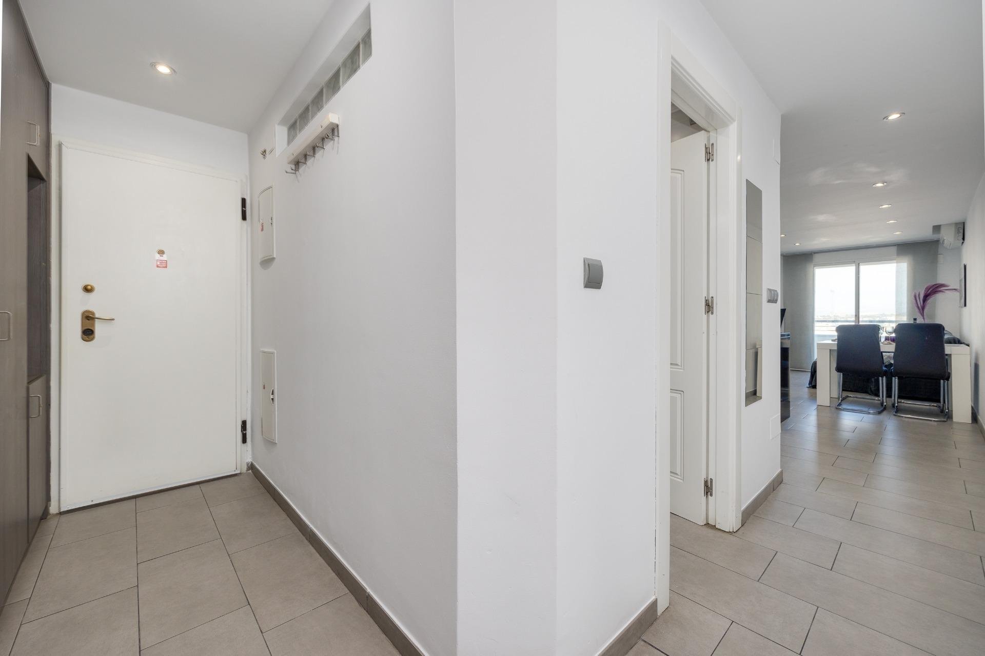 Apartment in Torrevieja, Alicante, Spain 2 bedrooms, 64 sq.m. No. 184267