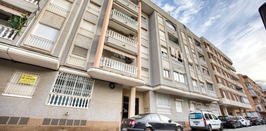 Penthouse in Torrevieja, Alicante, Spain 3 bedrooms, 70 sq.m. No. 184262