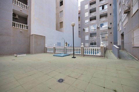 Penthouse for sale in Torrevieja, Alicante, Spain 3 bedrooms, 70 sq.m. No. 184262 - photo 2