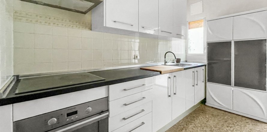 Appartamento a Guardamar del Segura, Alicante, Spagna 4 camere da letto, 137 mq. N° 189488