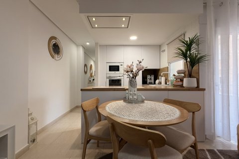 Apartamento en venta en Torrevieja, Alicante, España 3 dormitorios, 84 m2 No. 184439 - foto 9