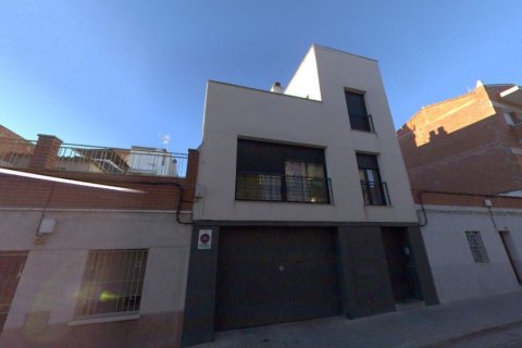 Сasa en Sabadell, Barcelona, España 4 dormitorios, 249 m2 No. 167741