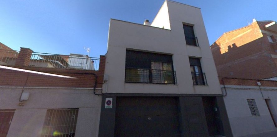 Сasa en Sabadell, Barcelona, España 4 dormitorios, 249 m2 No. 167741