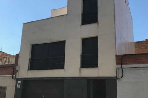 Сasa en venta en Sabadell, Barcelona, España 4 dormitorios, 249 m2 No. 167741 - foto 2