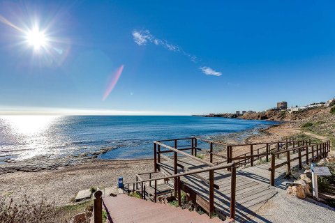 Huoneisto myytävänä Torrevieja, Alicante, Espanja, 2 makuuhuonetta, 85 m2 No. 112378 - kuva 19