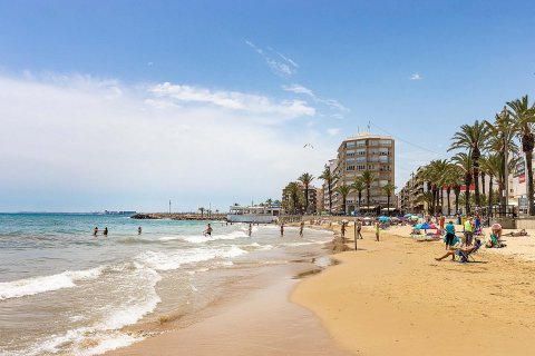 Huoneisto myytävänä Torrevieja, Alicante, Espanja, 2 makuuhuonetta, 85 m2 No. 112378 - kuva 11