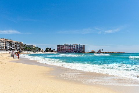 Huoneisto myytävänä Torrevieja, Alicante, Espanja, 2 makuuhuonetta, 85 m2 No. 112378 - kuva 20