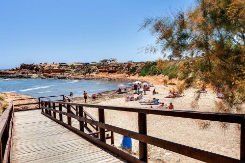 Huoneisto myytävänä Torrevieja, Alicante, Espanja, 2 makuuhuonetta, 85 m2 No. 112378 - kuva 18