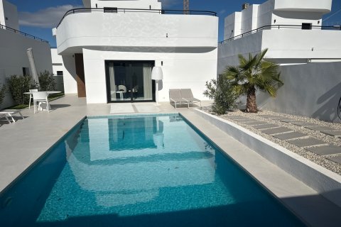 Villa till salu Ciudad Quesada, Alicante, Spanien 4 sovrum, 203 kvm. Nr. 115736 - foto 1