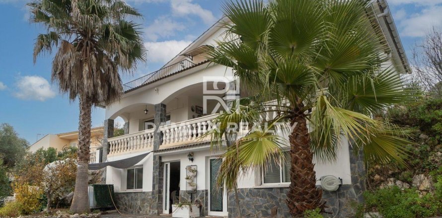 House à Lloret de Mar, Girona, Espagne 8 chambres, 306 m2 No. 177212