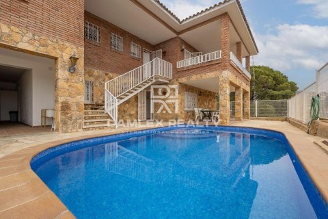 House à vendre à Lloret de Mar, Girona, Espagne, 7 chambres, 381 m2 No. 177216 - photo 2