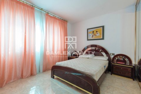 House à vendre à Lloret de Mar, Girona, Espagne, 7 chambres, 381 m2 No. 177216 - photo 12