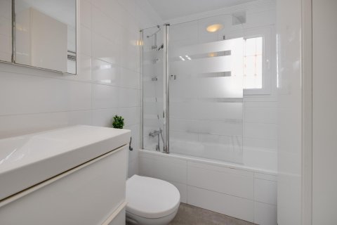 Bungalow en venta en Torrevieja, Alicante, España 2 dormitorios, 60 m2 No. 155204 - foto 25