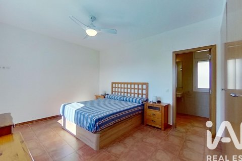 Dom w Roda de Berà, Tarragona, Hiszpania 4 sypialnie, 296 mkw. nr 152512 – zdjęcie 15