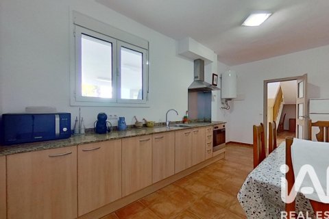 Dom w Roda de Berà, Tarragona, Hiszpania 4 sypialnie, 296 mkw. nr 152512 – zdjęcie 21