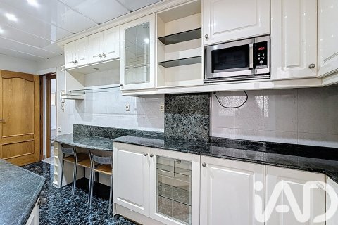 Lägenhet till salu i Barcelona, Spanien 4 sovrum, 93 kvm. Nr. 152510 - foto 12