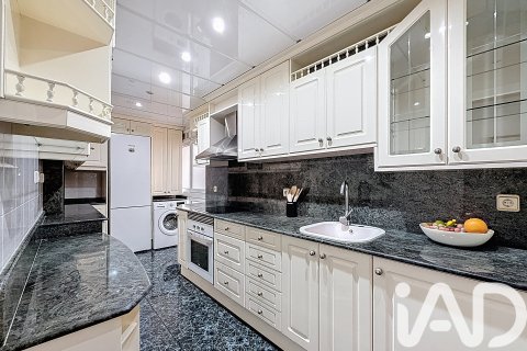 Lägenhet till salu i Barcelona, Spanien 4 sovrum, 93 kvm. Nr. 152510 - foto 10