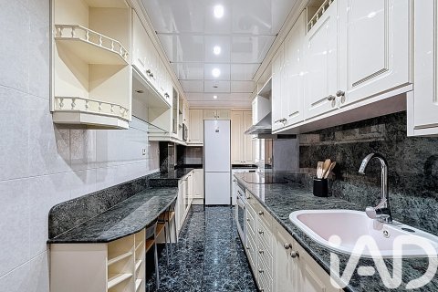 Lägenhet till salu i Barcelona, Spanien 4 sovrum, 93 kvm. Nr. 152510 - foto 11