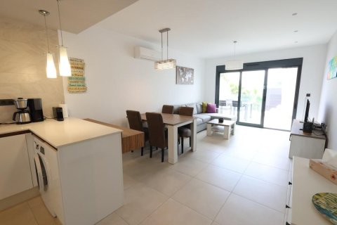 Bungalow w Guardamar del Segura, Alicante, Hiszpania 2 sypialnie, 77 mkw. nr 189828 – zdjęcie 2
