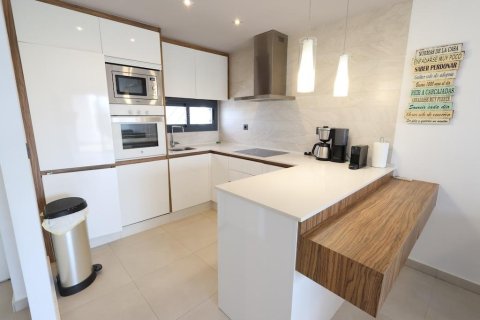 Bungalow w Guardamar del Segura, Alicante, Hiszpania 2 sypialnie, 77 mkw. nr 189828 – zdjęcie 3